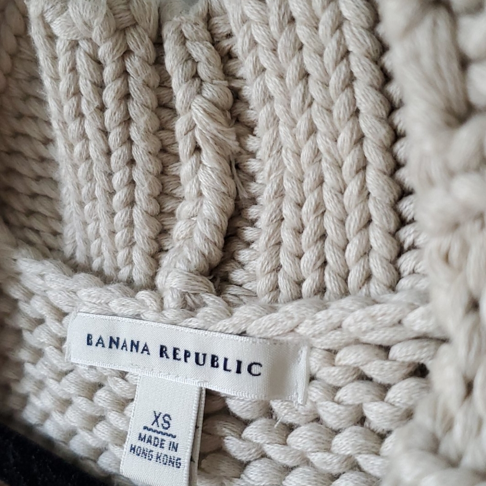 Banana Republic Crop Sweater - Picture 3 of 5